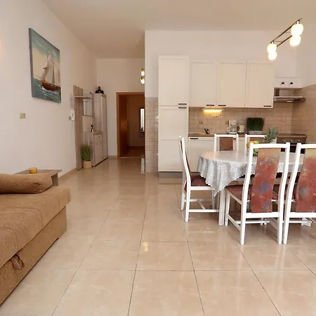 Apartament Kuzmanic *