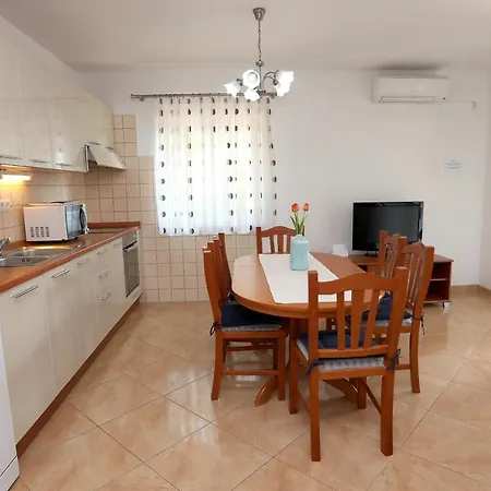 Apartment Kuzmanic Trogir