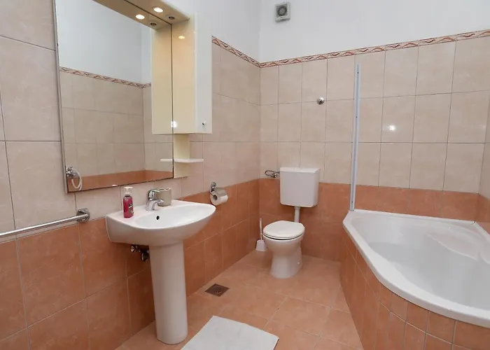 Kuzmanic トロギール