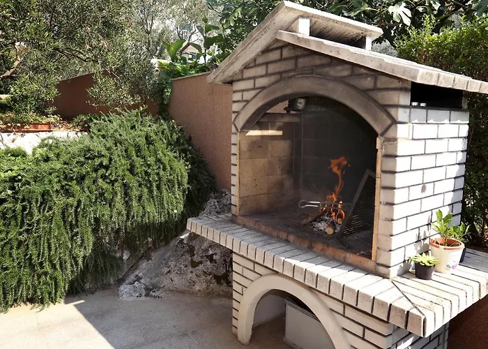 Kuzmanic アパート トロギール