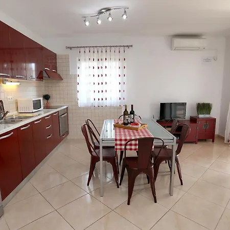 Apartament Kuzmanic *